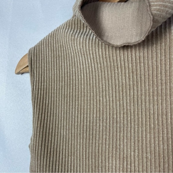 Storets Veronica Beige Ribbed Turtleneck Cropped Tank Top S/M - Picture 4 of 5